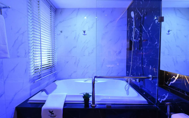 Moose Hotel Nimman