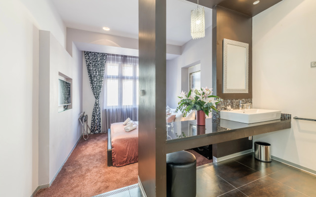 Starlight Luxury Rooms