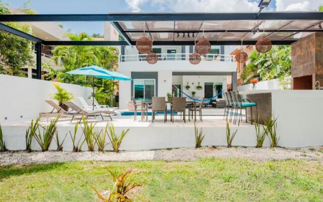 Luxury Pool & Beach House At The Mayan Riviera