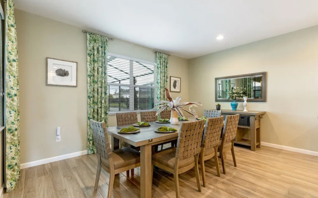 Lake Views, Private Pool & Spa, Games Room..