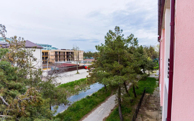 LetoApart on Pionersky Avenue 259I building 1