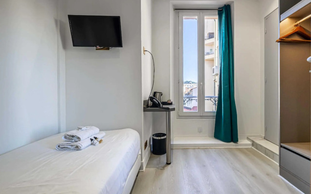 Avaton Hotel
