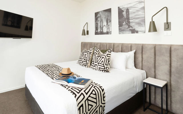 Oaks R Suites Geelong