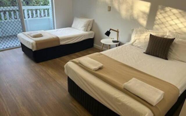 Studio apartment walk to the strand cbd stadium