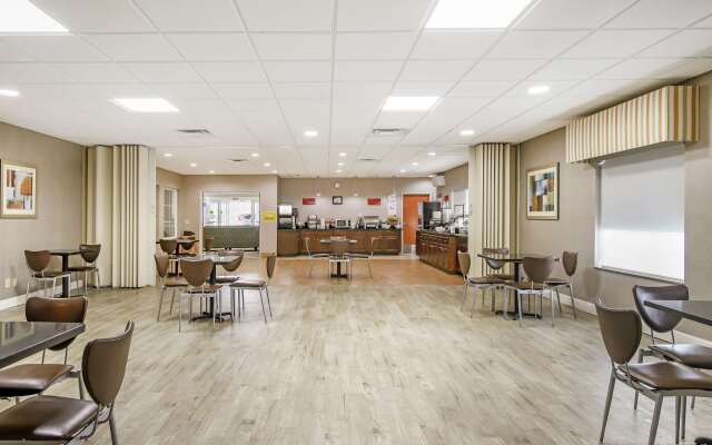 Best Western Plus Brunswick Inn & Suites