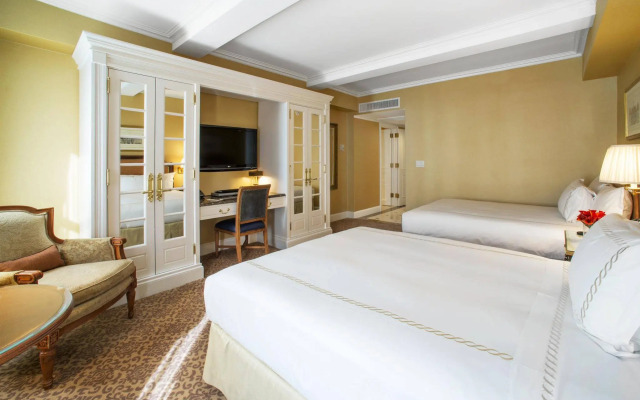 Hotel Plaza Athenee