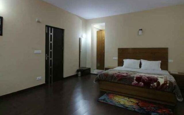Red Inn by OYO Rooms