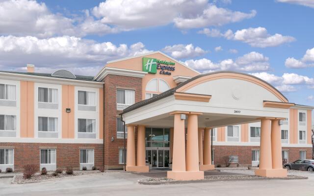 Holiday Inn Express & Suites Ames, an IHG Hotel