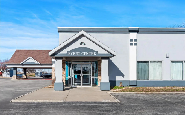 Suburban Studios Fort Dodge