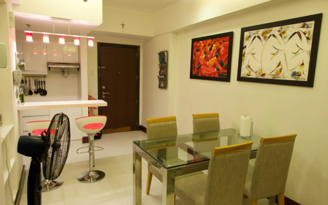 Luxury Condo at Forbeswood Parklane
