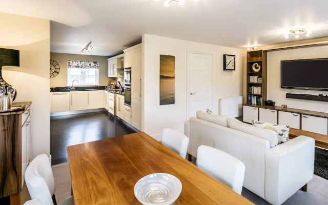 Golf Apartment @ Carus Green