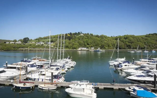 28 Dart Marina