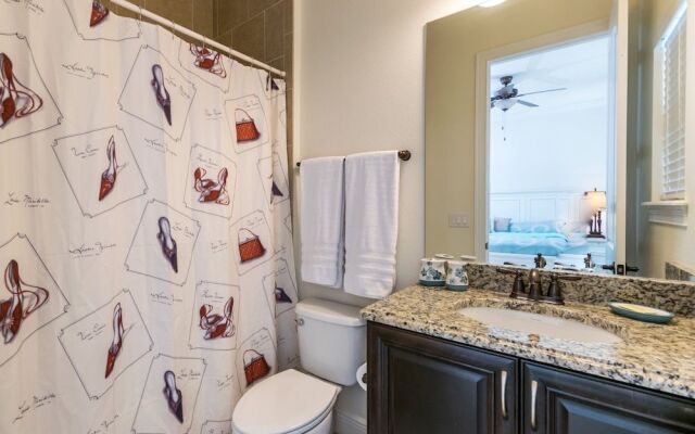 Elegant 5 BD, 5 BH Villa