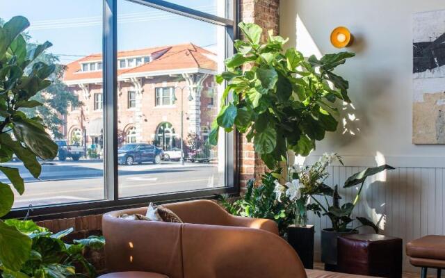 The Jesse Hotel & Bar