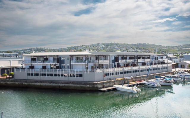 Waterfront- 11 South Quay