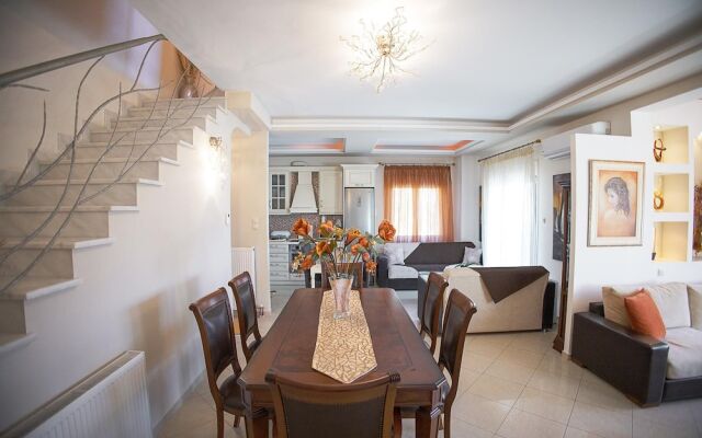 Venia House Marathos
