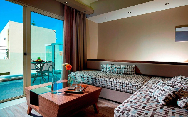 Elotis Suites