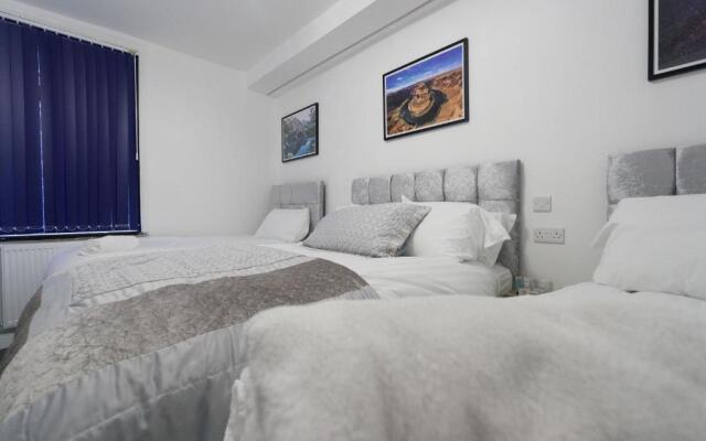 TOWLER HOUSE APARTMENTS 6 beds in 3 bedrooms
