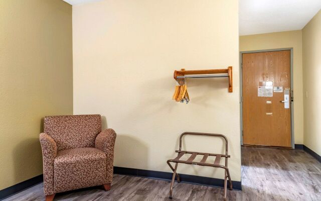 Coratel Inn & Suites By Jasper River Falls