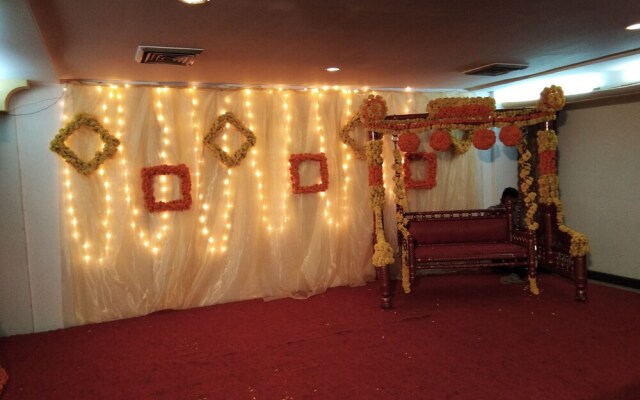 OYO 9677 Hotel Surya
