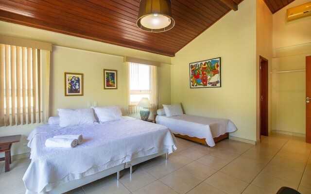 Maravilhosa Mansão em Frente à Praia