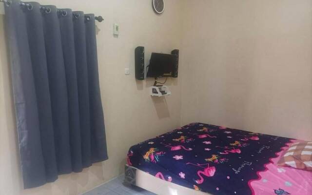 OYO 93741 Ayna Kost Syariah