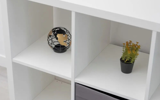 Sunny Apartment With Parking by Renters
