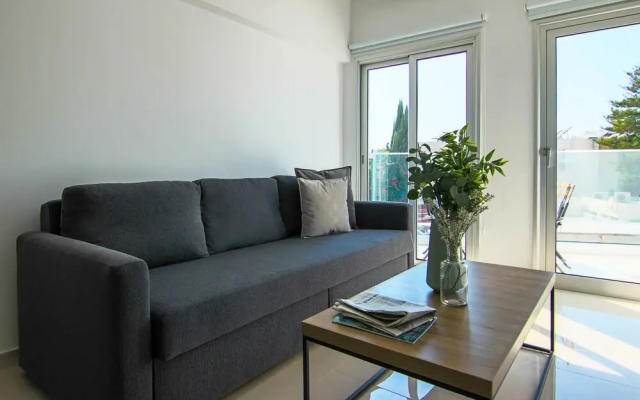 Phaedrus Living: Seaside Luxury Flat Lighthouse 65