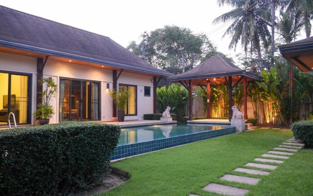 Vacation Pool Villa Naiharn Phuket