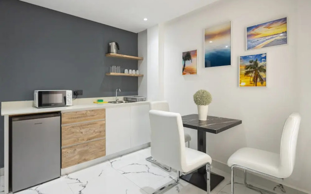 O'Beach Boutique Studios