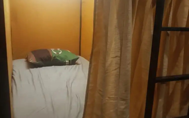 Rubikz Hostel & Cafe