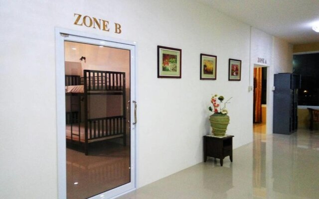 Samui Lakeside Hostel - Adults Only