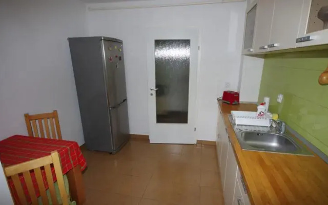 Happy Home Apartment