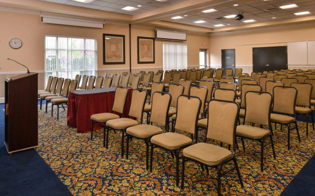 Comfort Suites Airport Tukwila Seattle