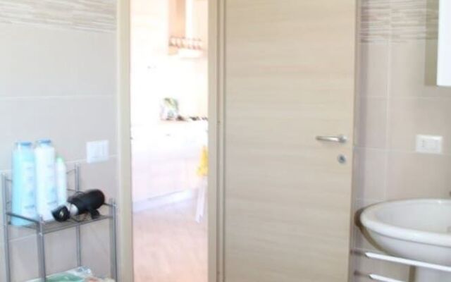 Modern & Chic Pool House 24