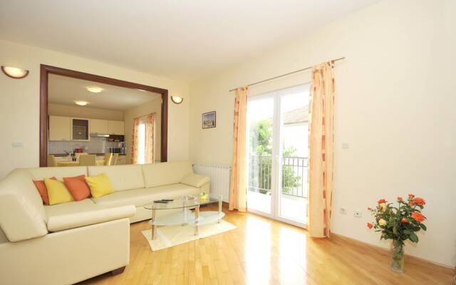 Apartments Roza
