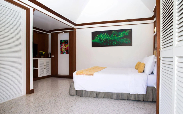 Castle Howchow Beach Resort Hotel