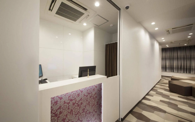 Centurion Ladies Hostel Ueno Park - Caters to Women