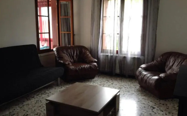 Appartement Tout Confort Avec Parking Fermé