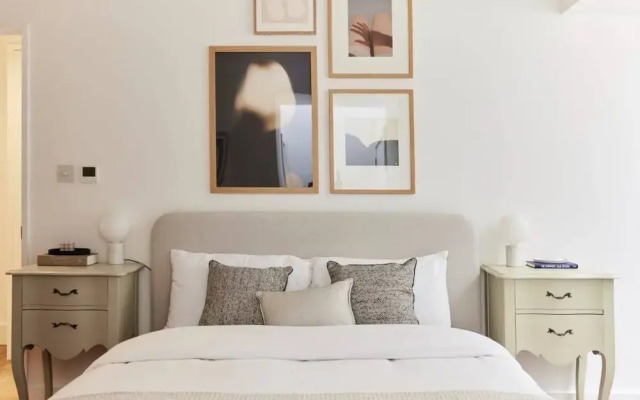 The Ravenscourt Park Escape - Bright 2bdr Flat
