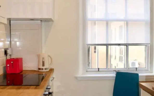 Charming City Centre Flat, Edinburgh