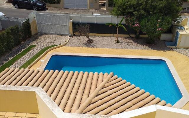 V3 Villa Rosada- Piscina Privativa, Estacionamento, Ar-Condicionado, Familiar