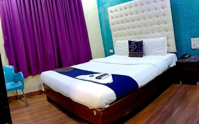 OYO 80898 The Om Sai Residency