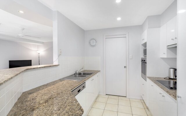 Sandcastles, 1/8 Ala Moana Way