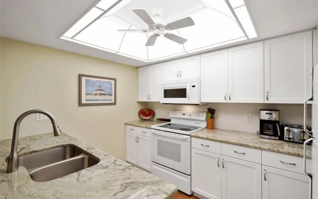 Sea Oats 123 2 Bedroom Condo by RedAwning