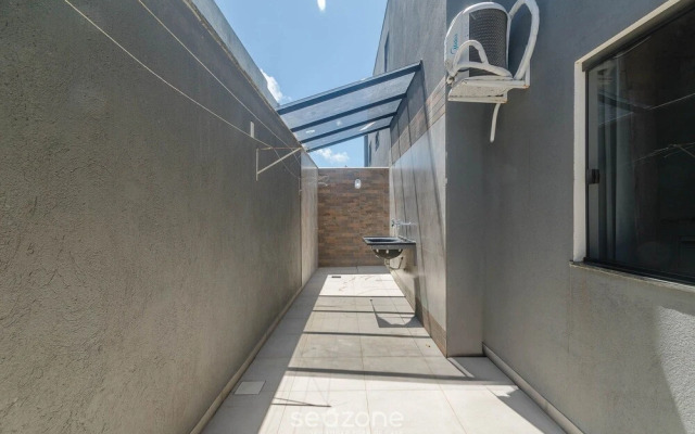 Condominium With Pool 950m From the Beach - PDM