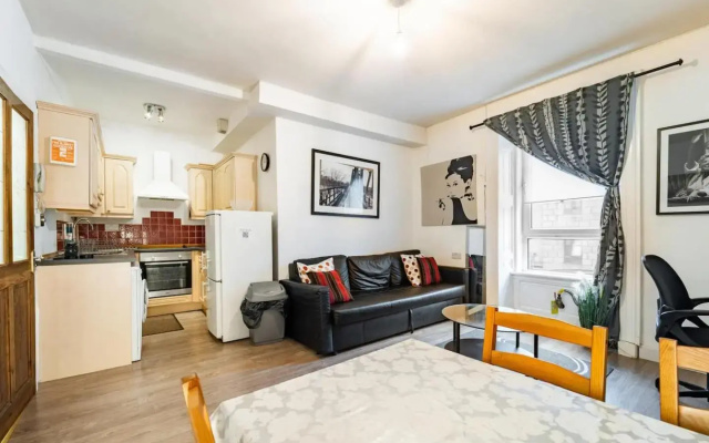 Charles Apartment