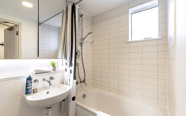 Cosy Camden Retreat Near Markets & Tube