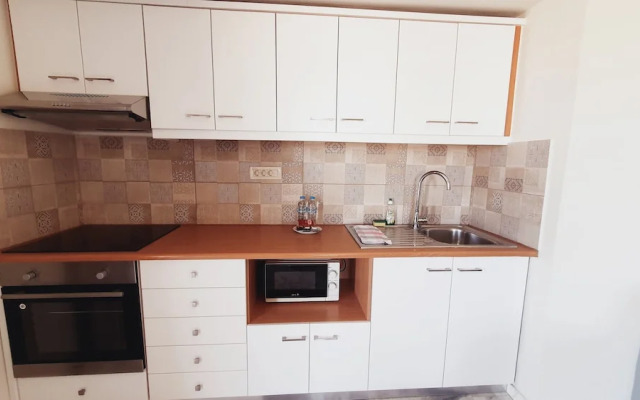 Oliva Beach Studios & Apartments