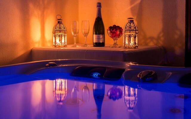 Nikos Takis Fashion Boutique Hotel